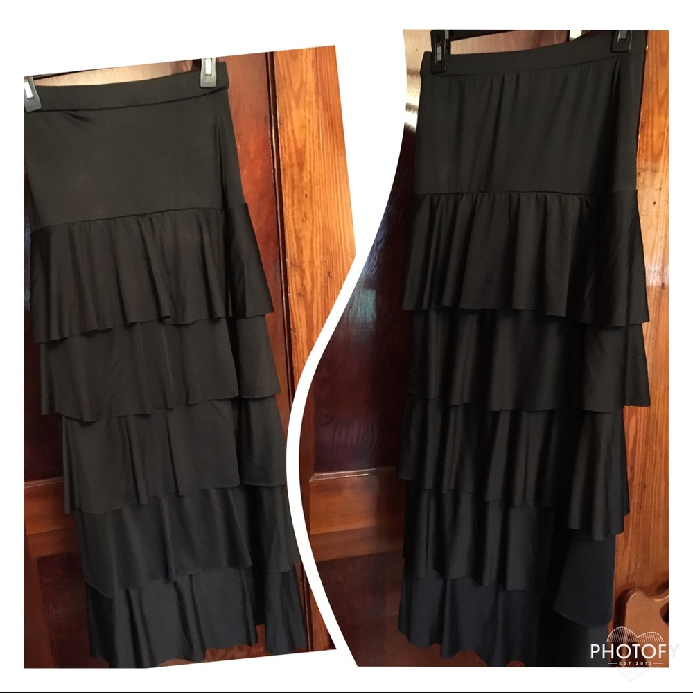 NWOT black ruffle skirt